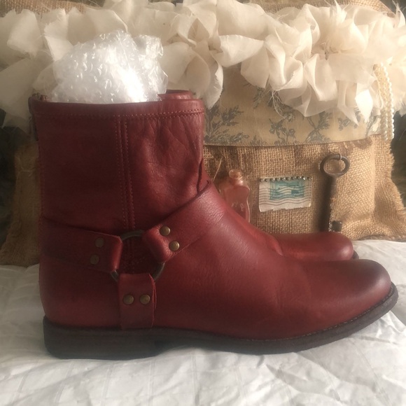 Frye Phillip Harness Ankle Boots .The color is burgundy. size 8 1/2 - Picture 3 of 10
